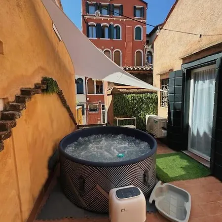 Διαμέρισμα Terrazza Con Idromassaggio Βενετία