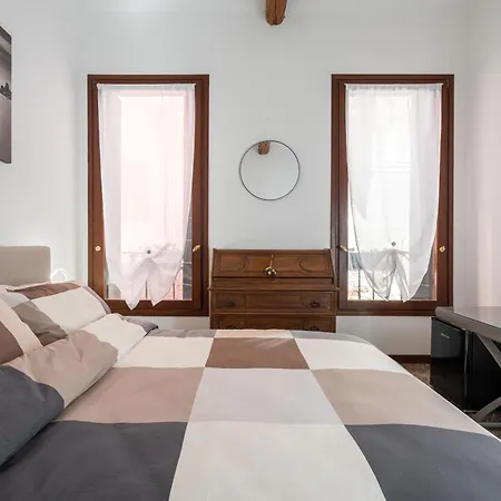 Terrazza Con Idromassaggio Διαμέρισμα Βενετία